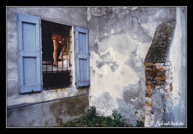 18 Indiscretion dans la cour 1